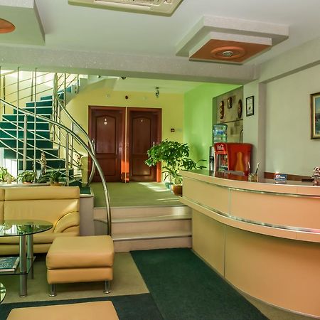Hotel Kapri Ямбол Екстериор снимка