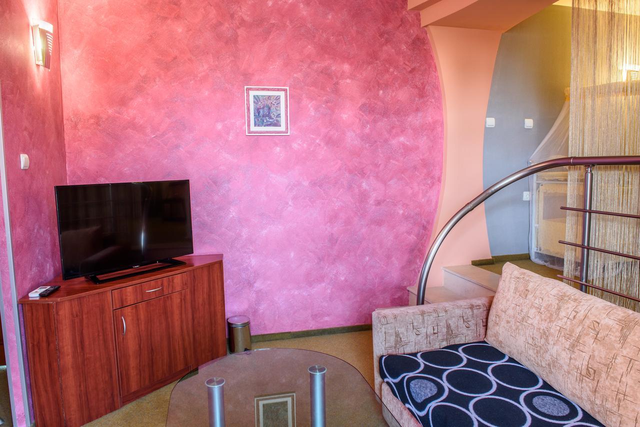Hotel Kapri Ямбол Екстериор снимка